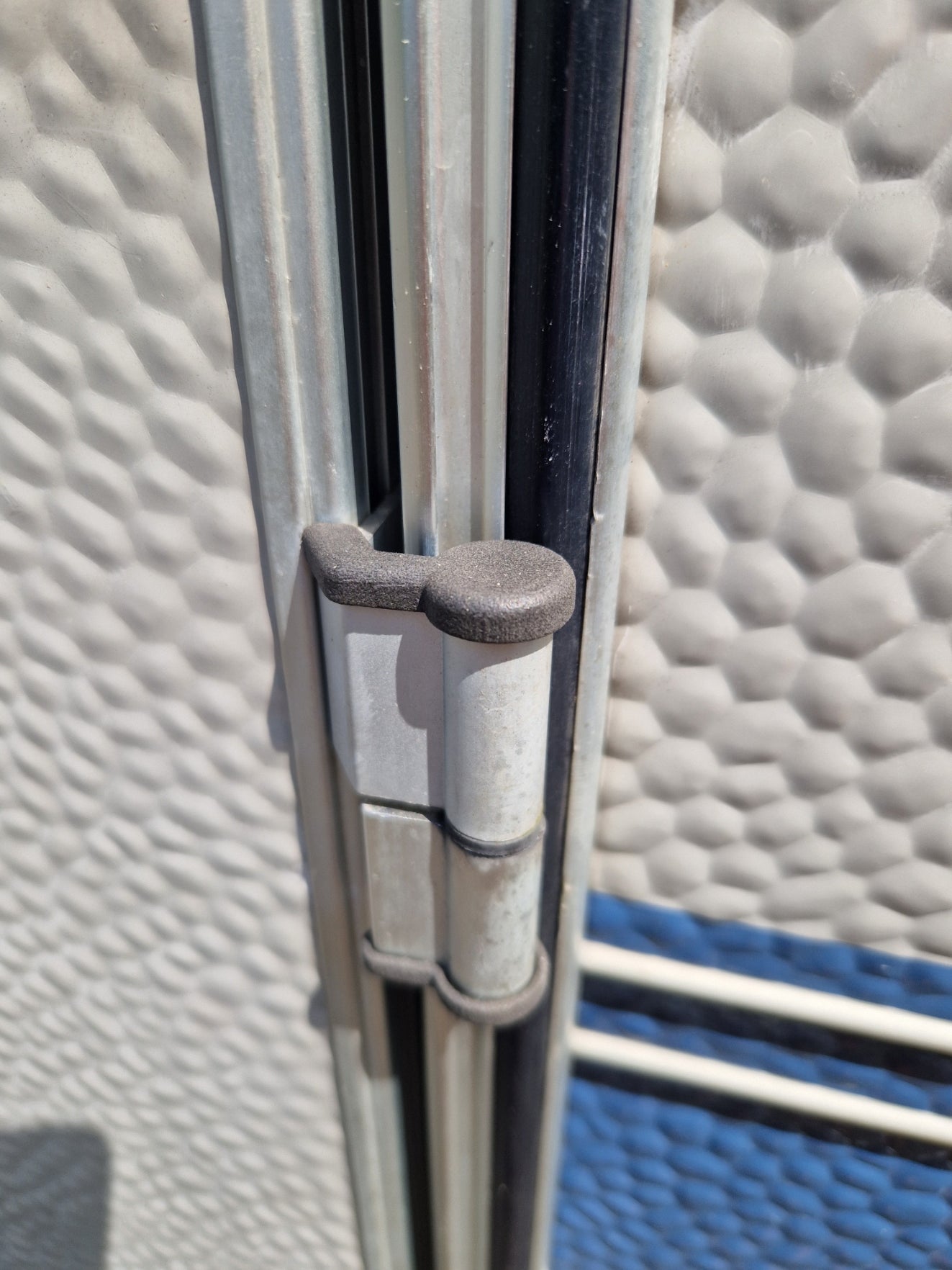 Scharnierabdeckkappe (2 Stück [Oben und unten])